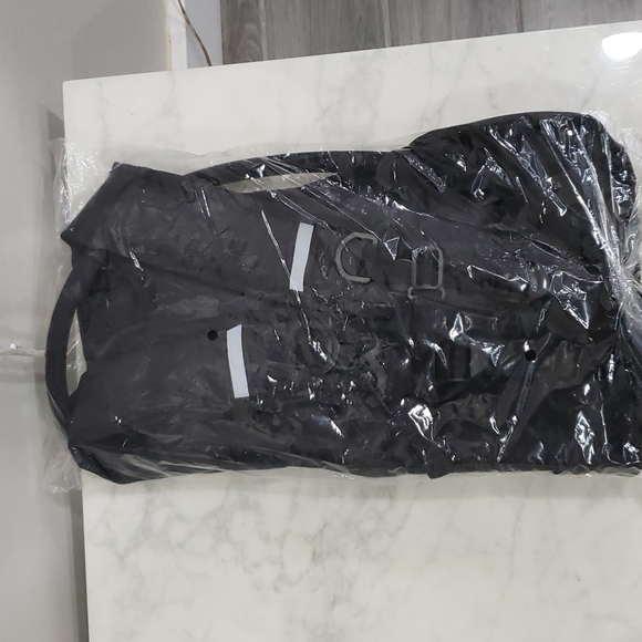 ADURO SPORT HYDRO-PRO 2L (67 oz) Hydration Backpack!! - Picture 5 of 9